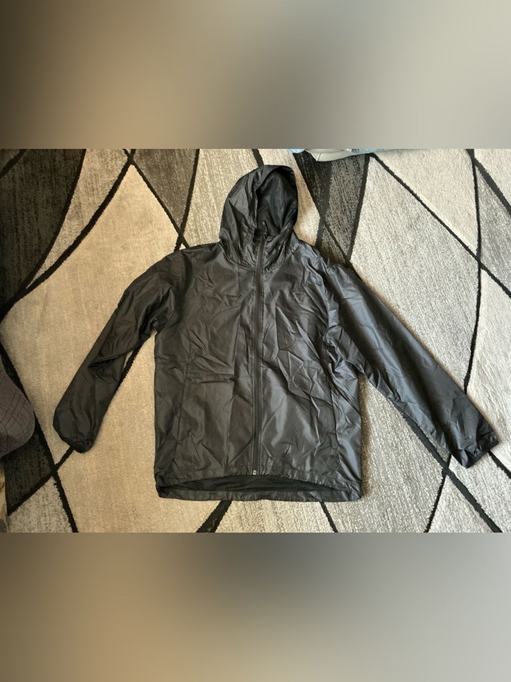 Size Medium- Oakley Logo Black Performance Fit Polyester Hooded Windbreaker